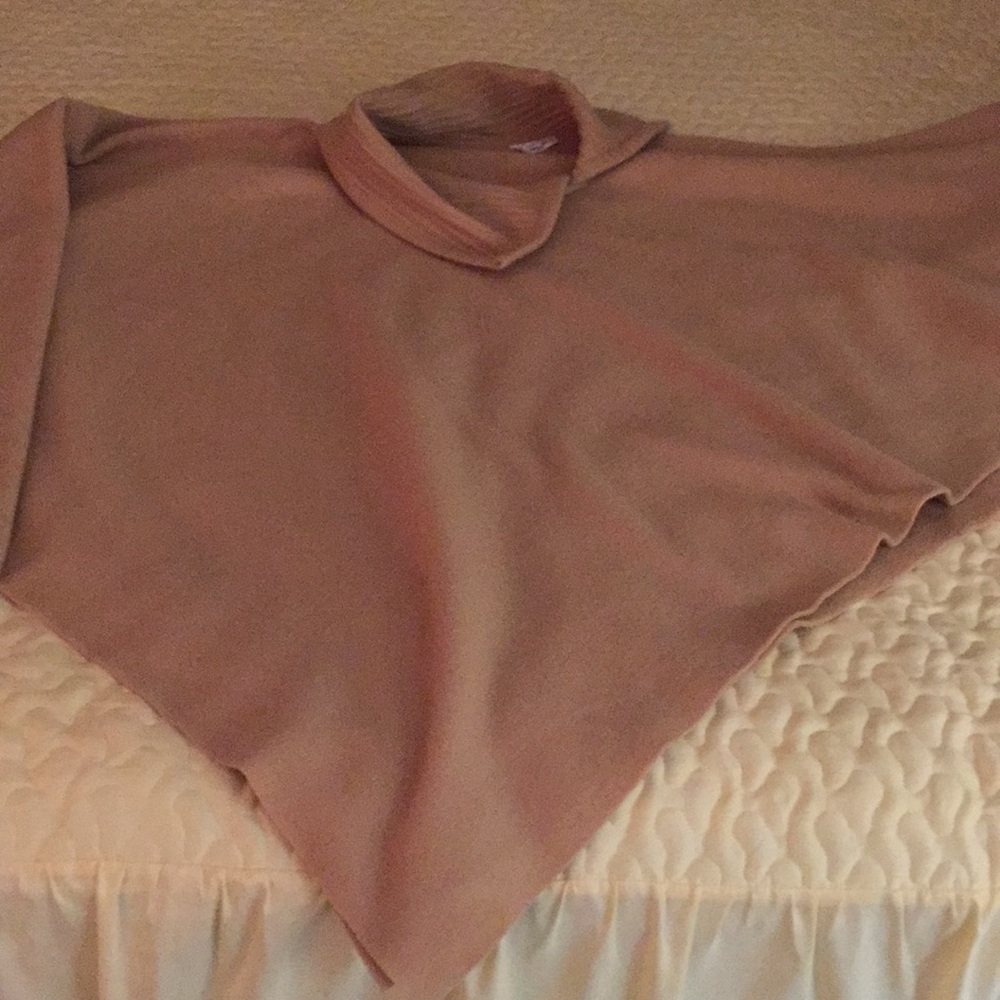 50% off Three Friends Design Boutique cape - Picture 4 of 4